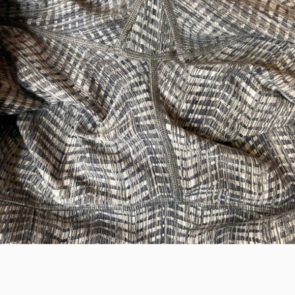 Lululemon • Wunder Under Hi-Rise Tight *Luon Arrow Jacquard 26.5” Size 8 - Picture 7 of 8